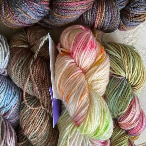 LOT OF 13 BEAUTIFUL HAND DYED ONE OF A KIND YARNS - Picture 2 of 5